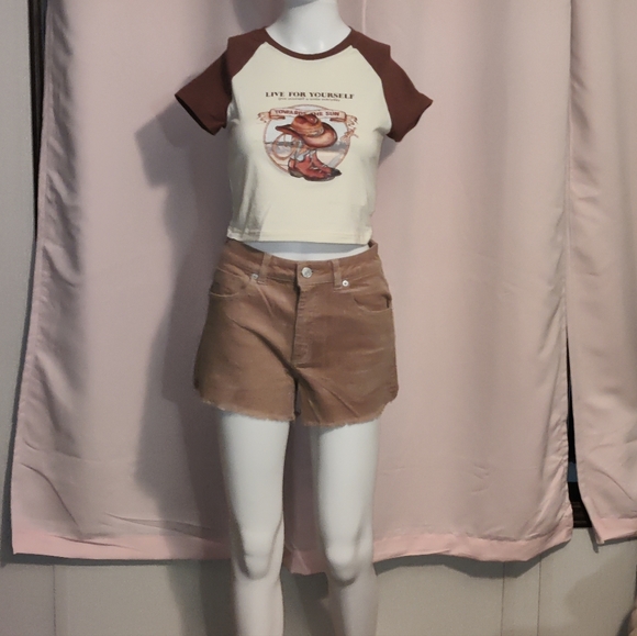 ***Raglan Sleeve Crop Tee - Picture 2 of 4